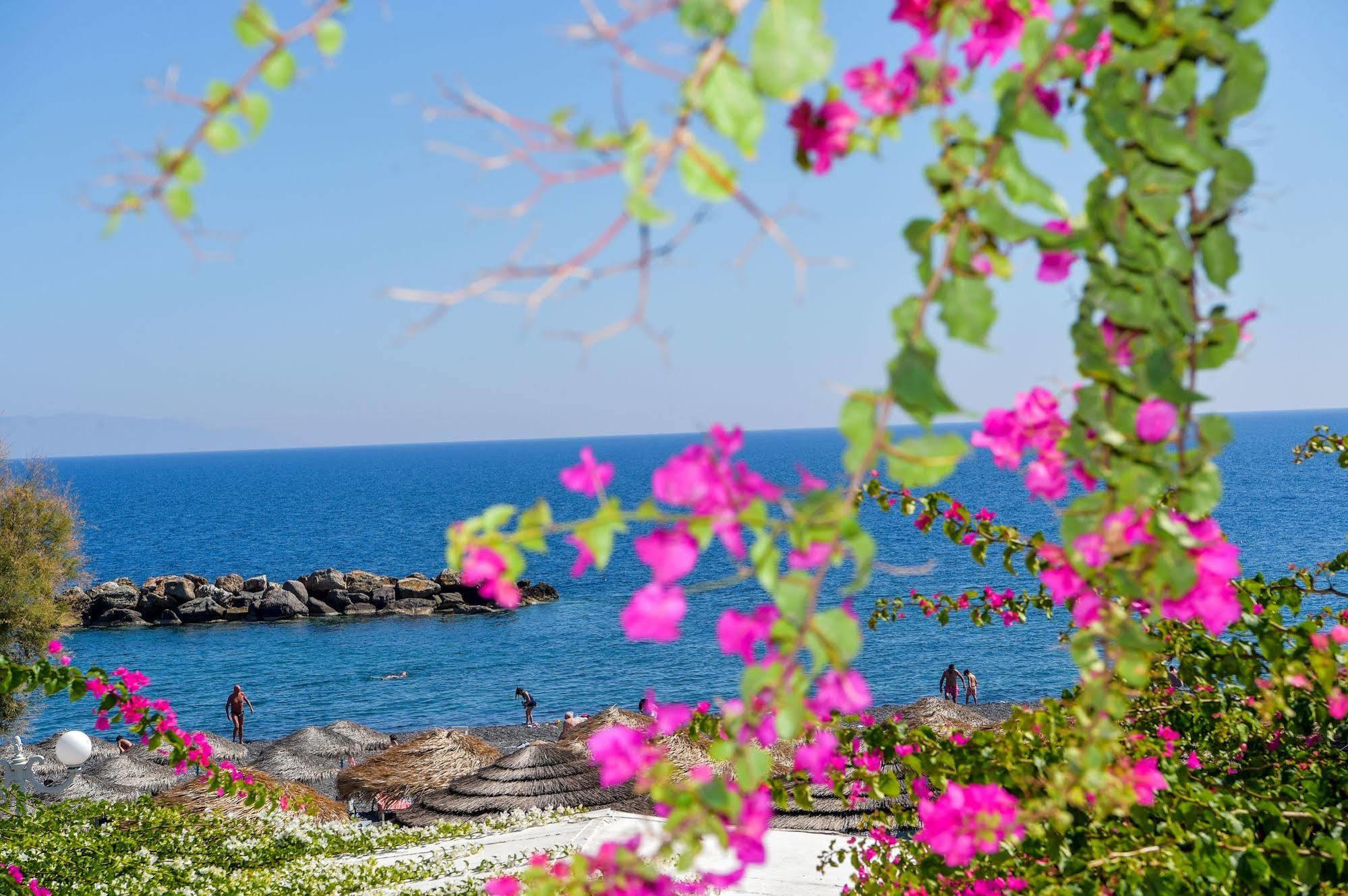 Готель Nostos Beach (Adults Only) Камарі Екстер'єр фото